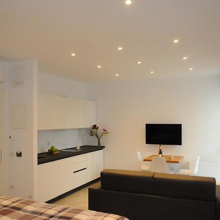 House Of Oscar Aparthotel Adria Bagian luar foto