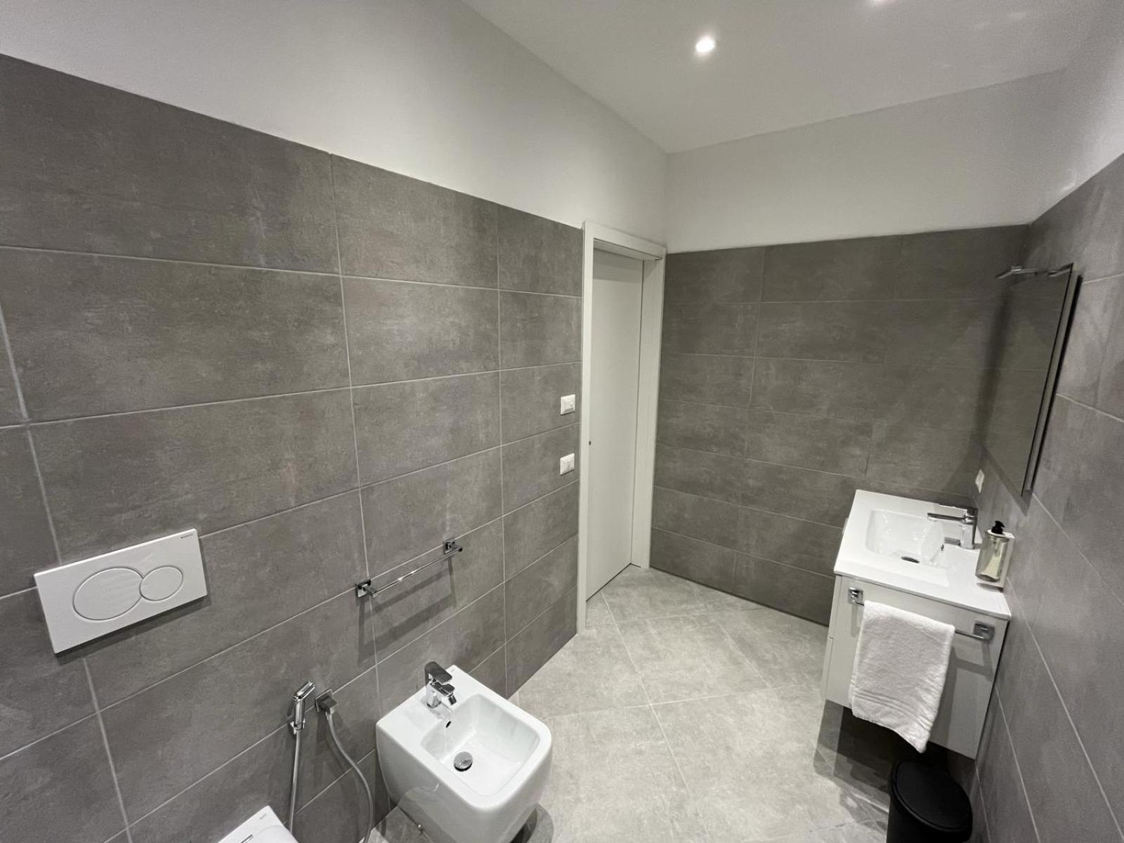 House Of Oscar Aparthotel Adria Bagian luar foto