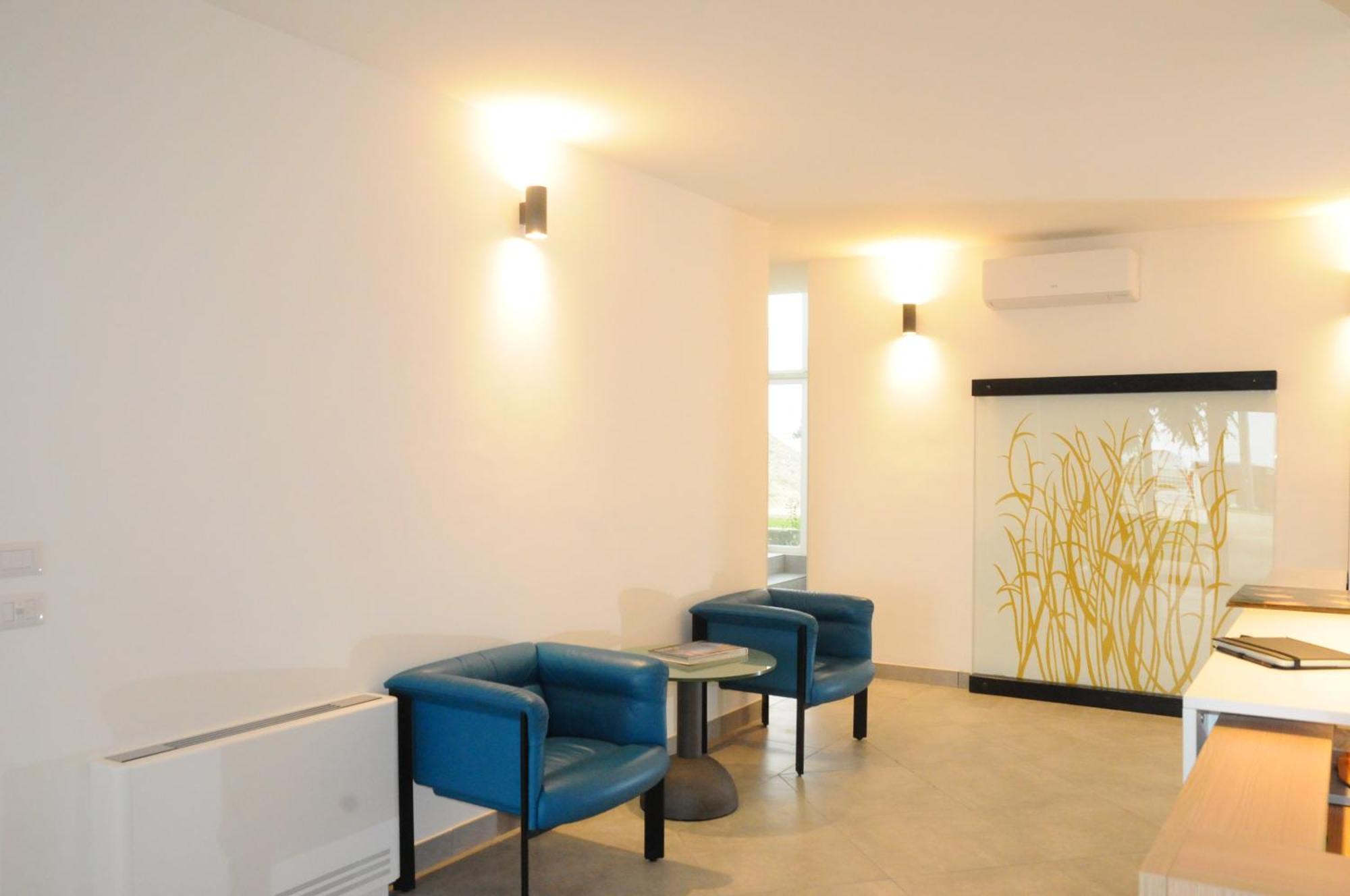 House Of Oscar Aparthotel Adria Bagian luar foto