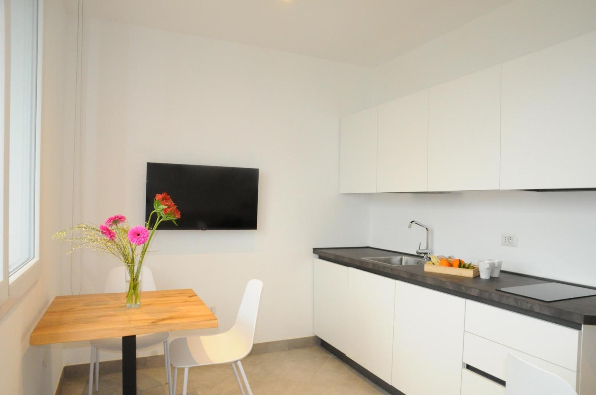 House Of Oscar Aparthotel Adria Bagian luar foto